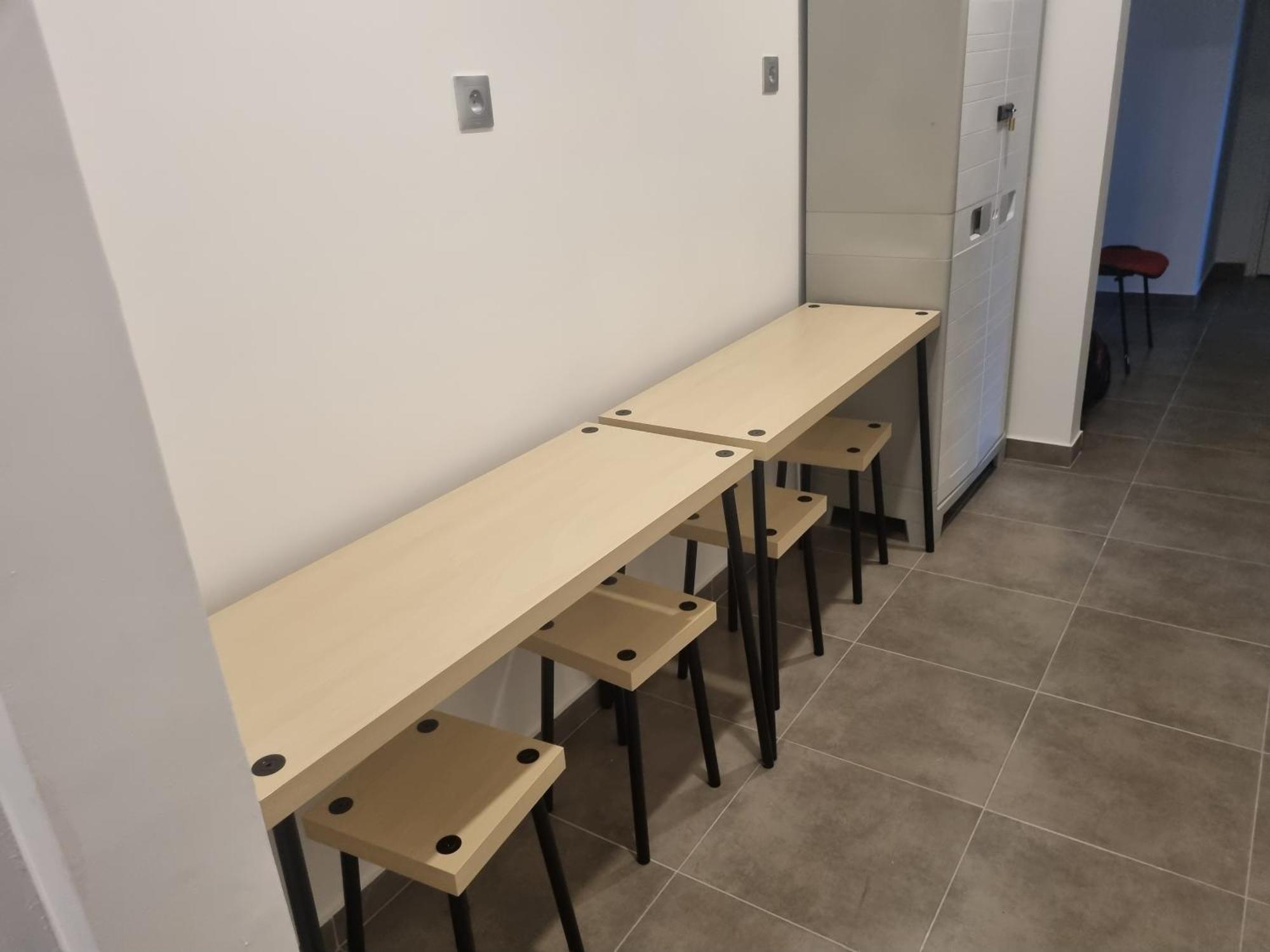 Chambre Privative Renove 2024, Climatisation, Tramway Sur Place , 12 Min Centre, 16 Min Plage, Apercu Lateral Mer, 2 Wc Avec 2 Salle De Bain, Private Room Renovated 2024, Air-Conditioned , Tram On Spot, 2 Toilets And 2 Bathrooms ニース エクステリア 写真